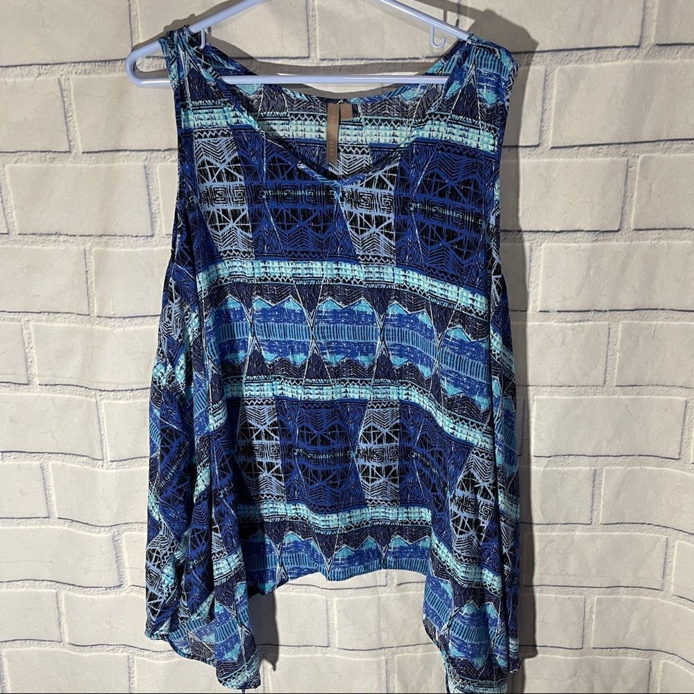 Brand Brina & EM Black long sleeve print top. Size xl.